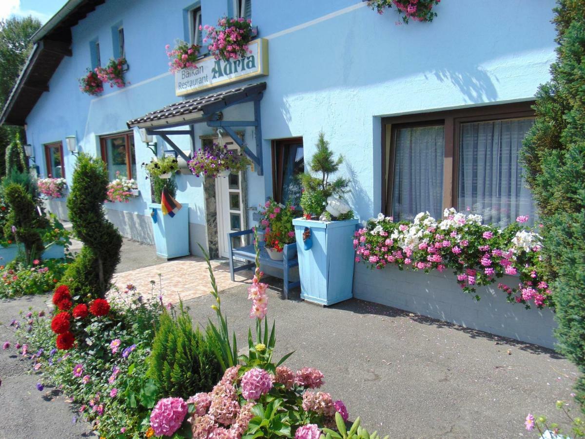 Hotel Garni "Adria" Windhagen Exterior foto